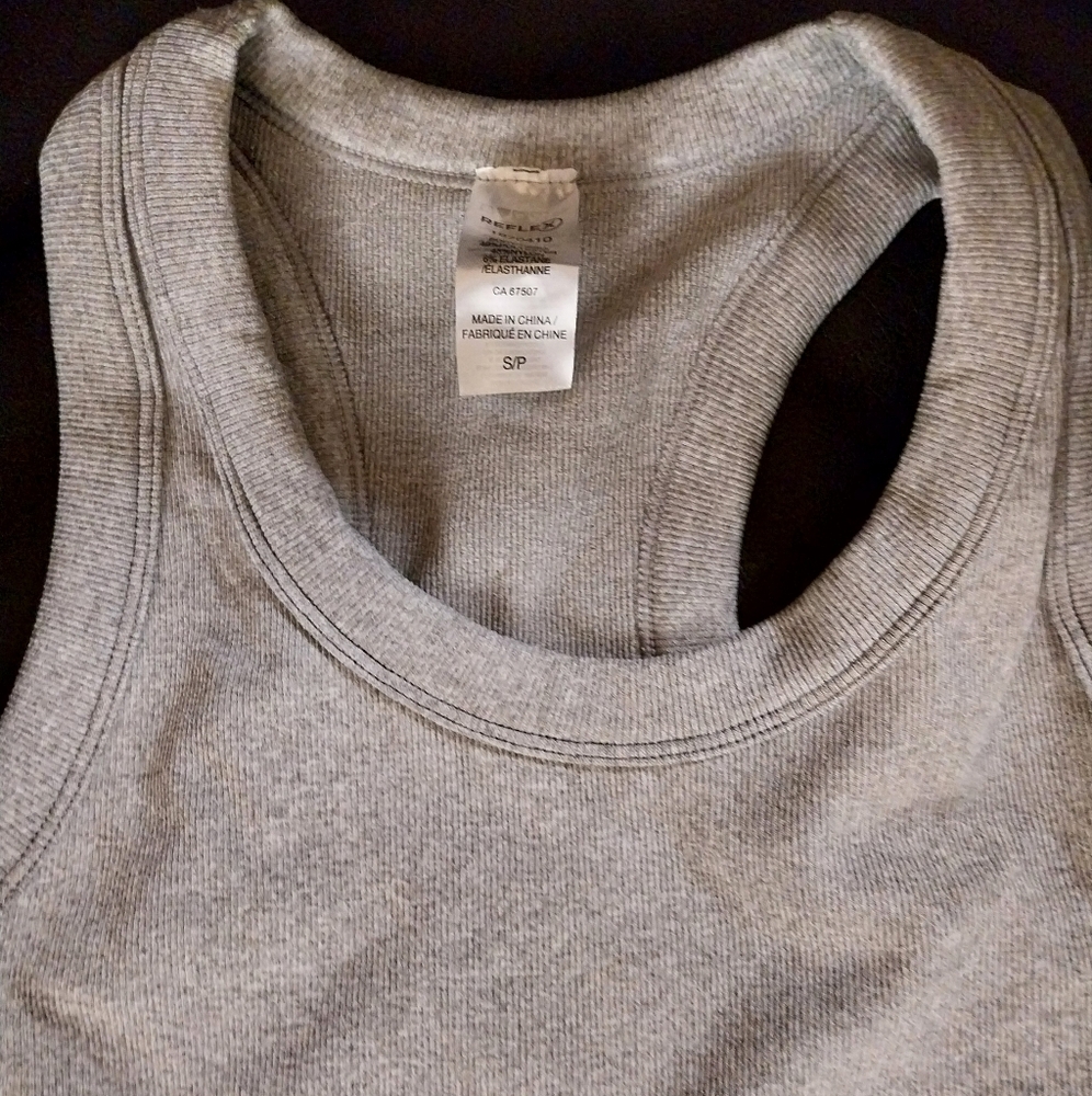 Brand New Ribbed Seamless Top - Picture 3 of 7